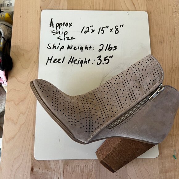 Carlos By Carlos Santana Hacey Doe Brown Heeled Ankle Boots Size 7M NWT - Picture 11 of 11